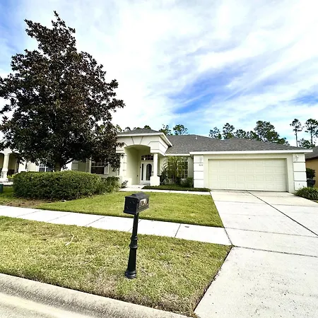 4 Bed Pool Home On Golf Community